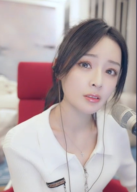 羊总好友小号来，闪闪想当老板娘
