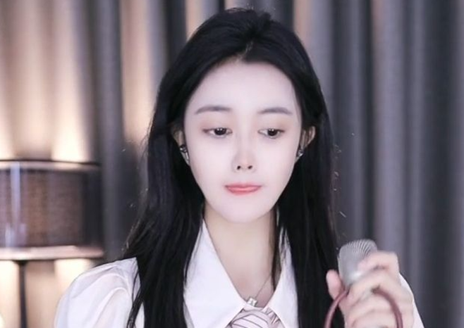 她真的是天晓的超级电母