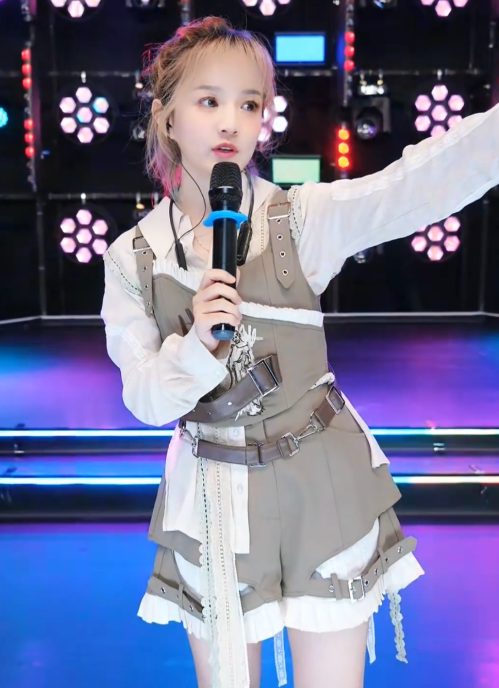 两位神豪赞助！文儿新舞台开播