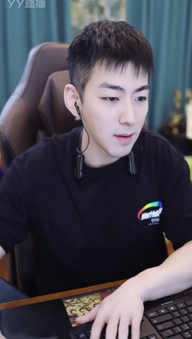 951主播从不拉帮结派！