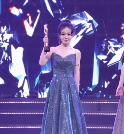 鱼闪闪再获新神豪：比我爸还疼我