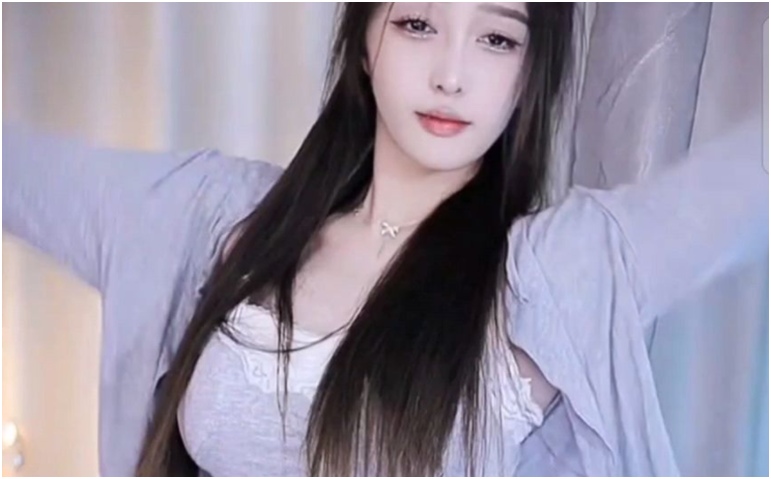 这位舞蹈主播吃饱了， YY新晋电母