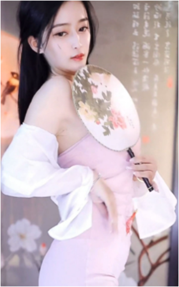 老牌神豪回归，小影吃饱饱