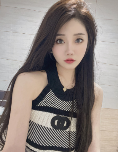 超级大黑马，全 YY瞩目