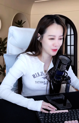 连同学都圈！樱桃：习惯了！