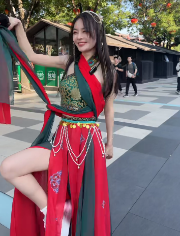 飞天舞仙！鱼闪闪超仙装扮太美拉