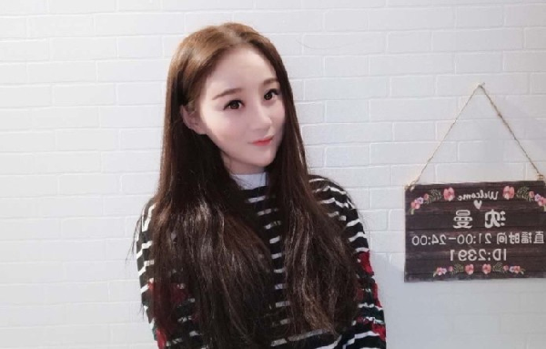 获曼姐好友，美女激动手舞足蹈
