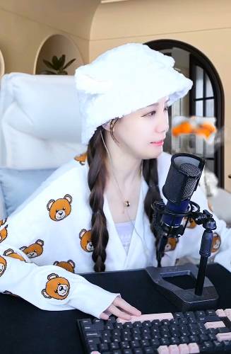 俊雅晓夏吃饱，华矩流水稳