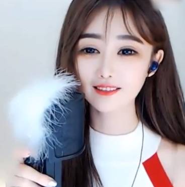 天天吃饱，小苹果是真超级电母