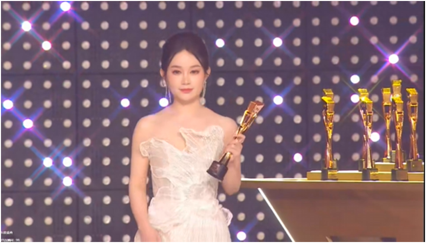 布丁豆丁圆梦，捧起冠军奖杯！