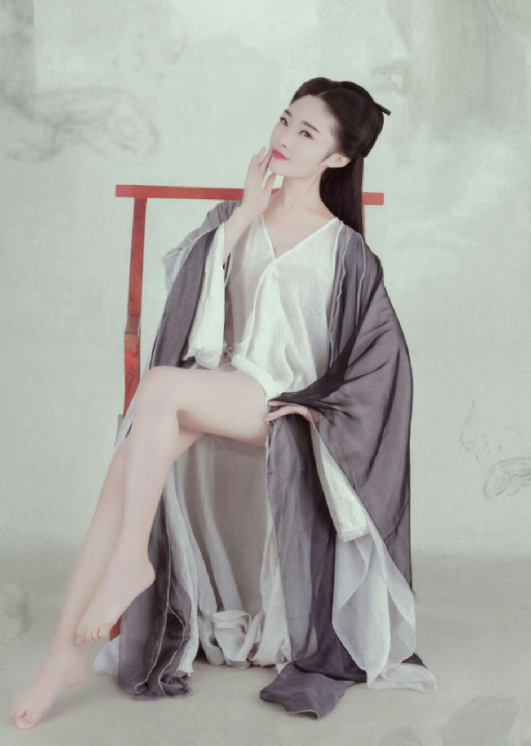 学生妹“喷血”靓照！