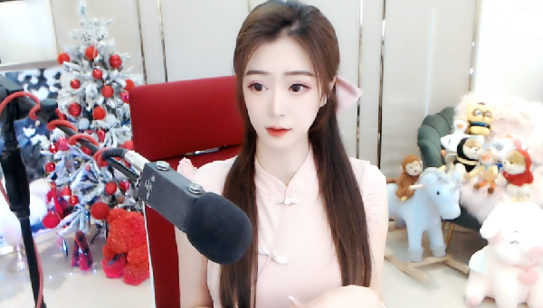 魅力四射！小天天绝美旗袍装开播！