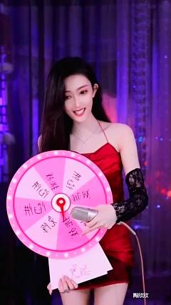 流鼻血，两大性感美女520送福利