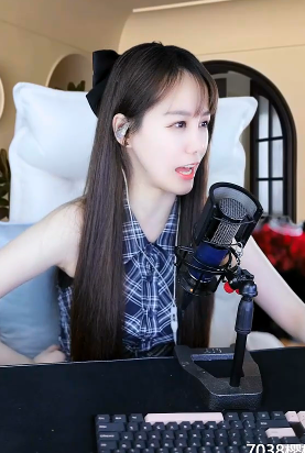 王小樱真电母，尤哥实力强劲