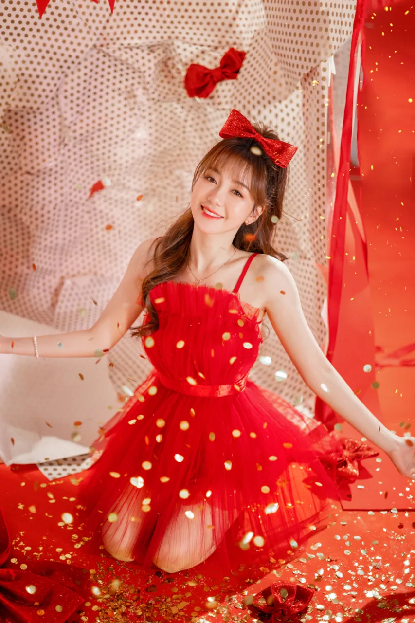 元气少女”璐璐，青春可爱、灵动俏皮写真！