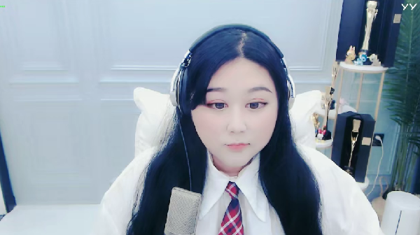 可爱JK来袭！Qjy变身邻家少女