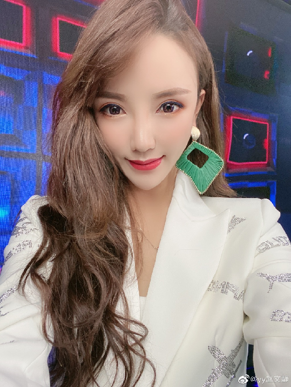 美美美！女神文静气质大变