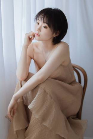 女脱千万大战，两大电母票超百万