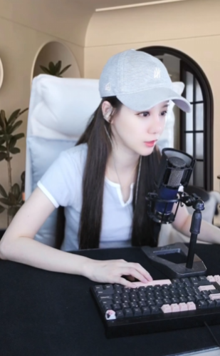 兰梦莎收入扛起睿廷70%流水