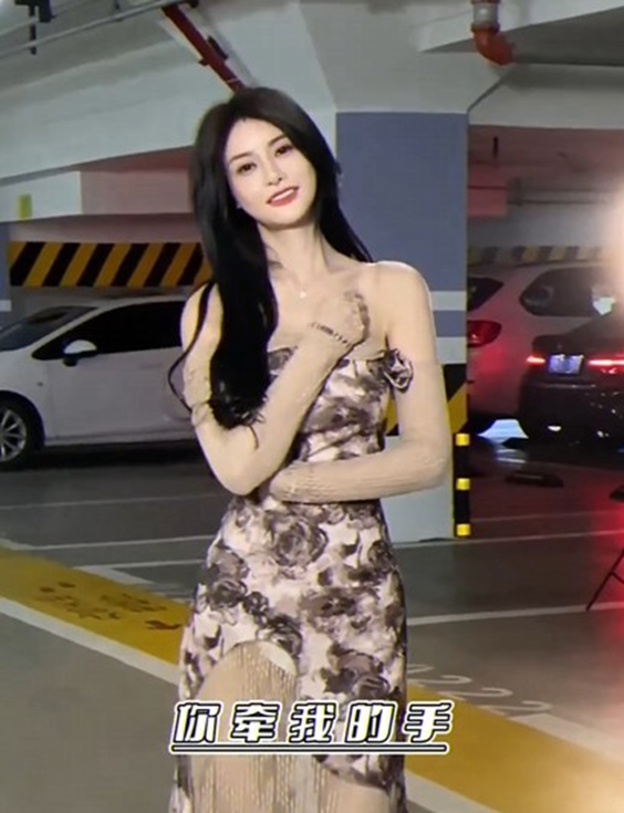 兰梦莎再度登顶，展现了一姐气质！