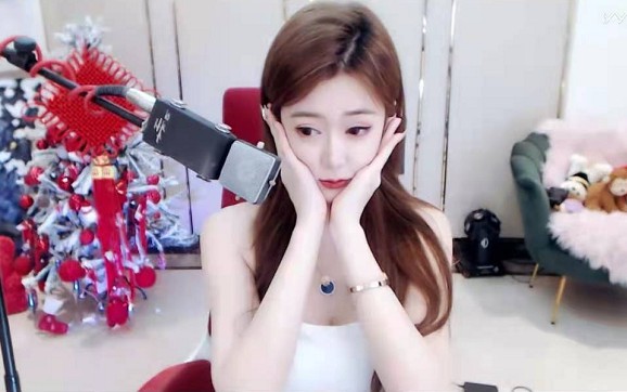 速看！魅力女神小天天独家美照！