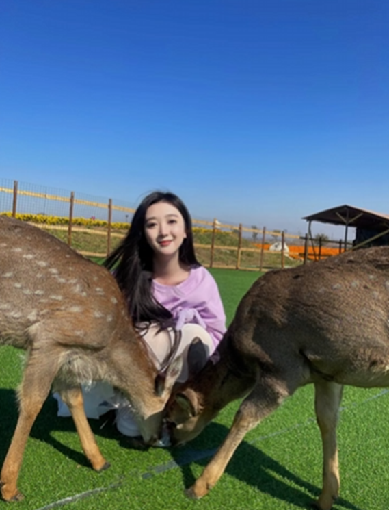 女脱大黑马，睿廷众电母锋芒毕露