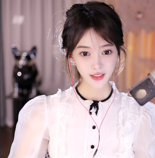 女粉丝非常多，芮甜甜军团暴涨