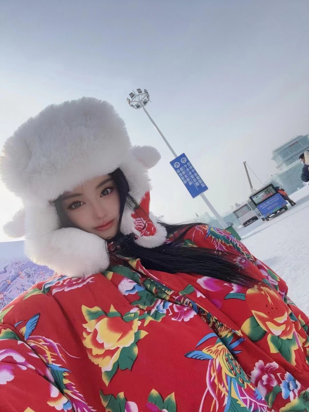 晓夏畅游东北，穿上大花袄！