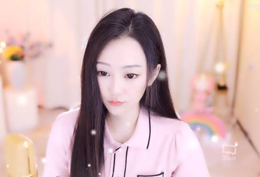 1868万票，百度一姐硬刚YY电母