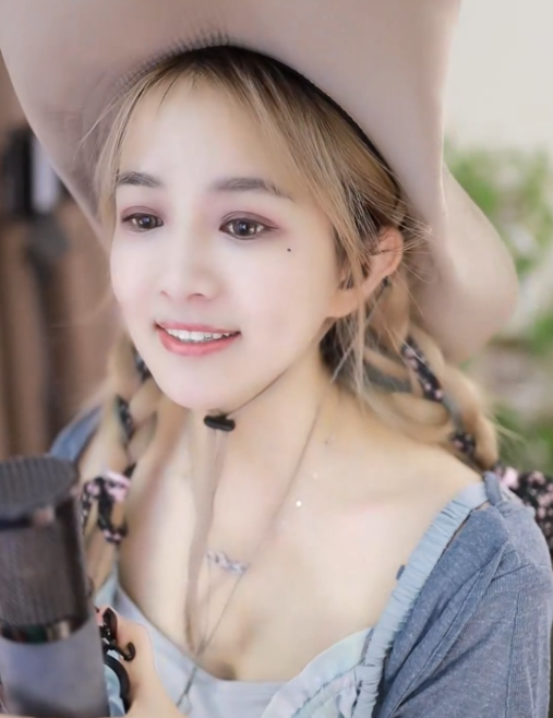 饿到发昏！文儿为了盛典拼了