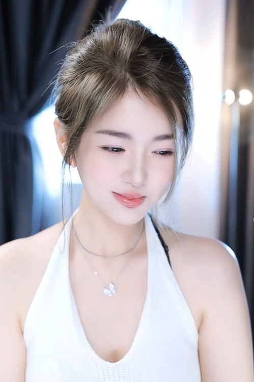 YY颜值担当微凉回归，与众神豪互动