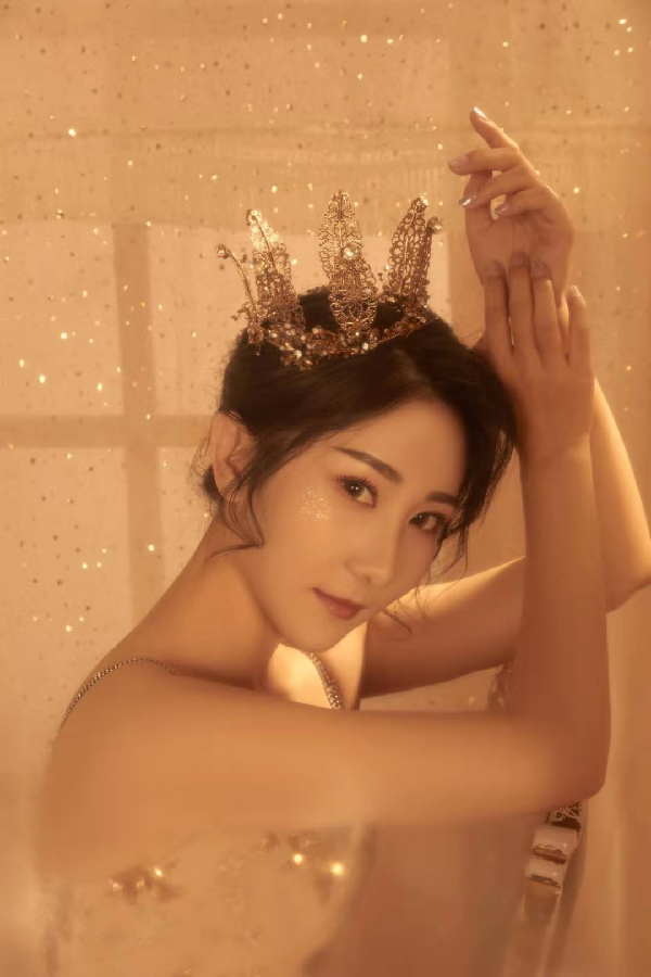 性感女神月月唯美写真