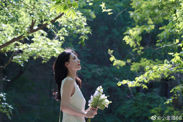 小金娃山林小溪女神范美照！