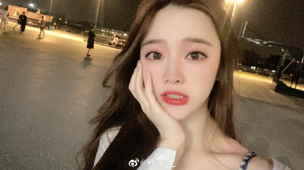 甜美女神！戴羽彤生活美照