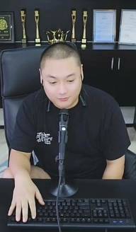 这几个月，探戈哥满脑子都是她