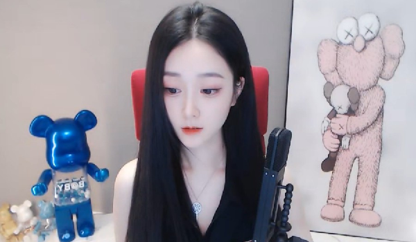 乌鸡哥身份成谜！上线紫光炸猫猫