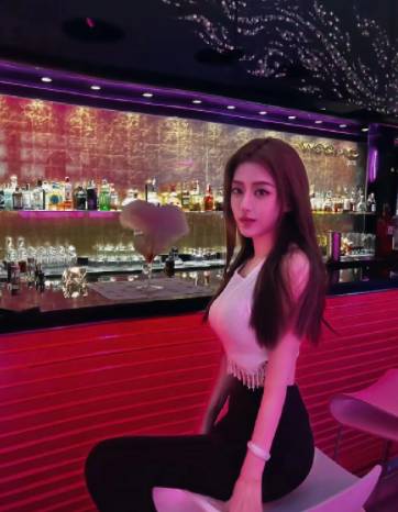 她被称为绝对的YY最顶级电母！