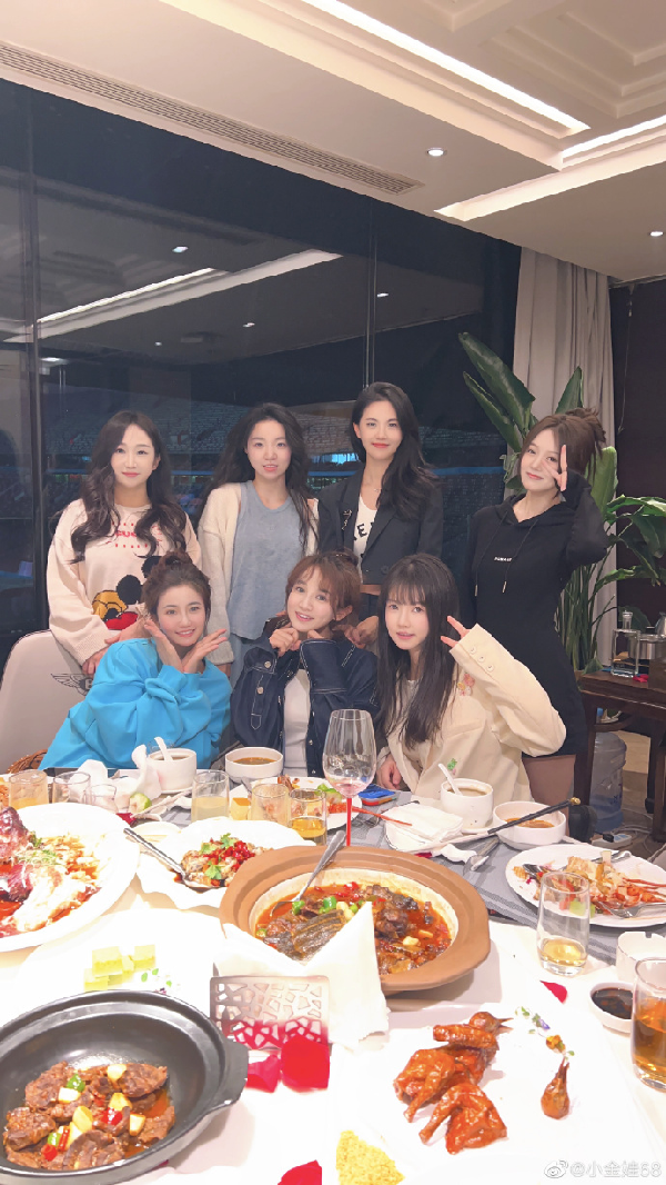 聚会合照来了，951美女云集！