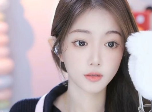 微凉称赞小金娃最像女明星！