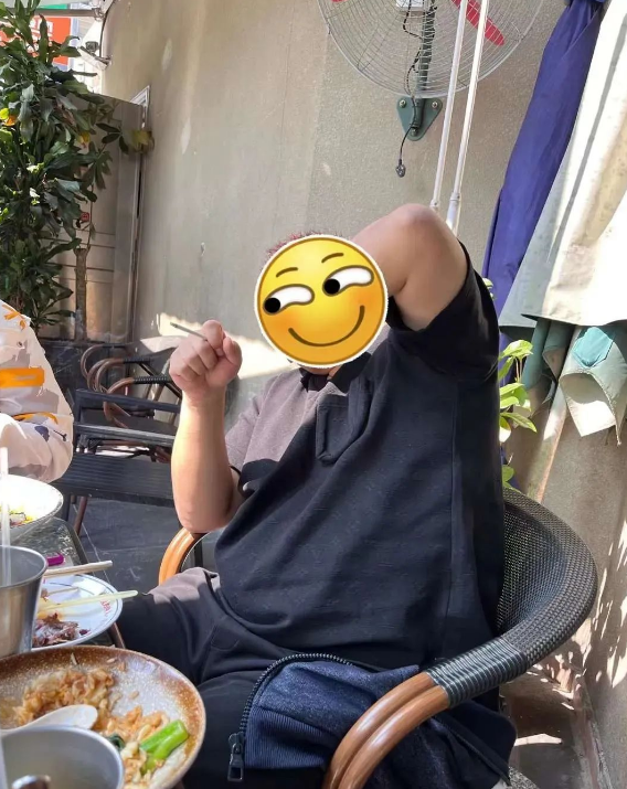 线下聚餐！小小呵首曝大王真容
