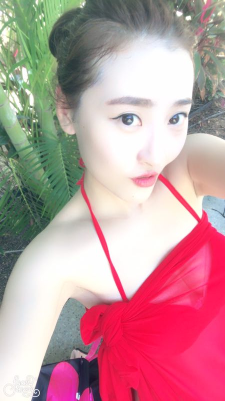 界奈·怡燃，沙滩比基尼照片集