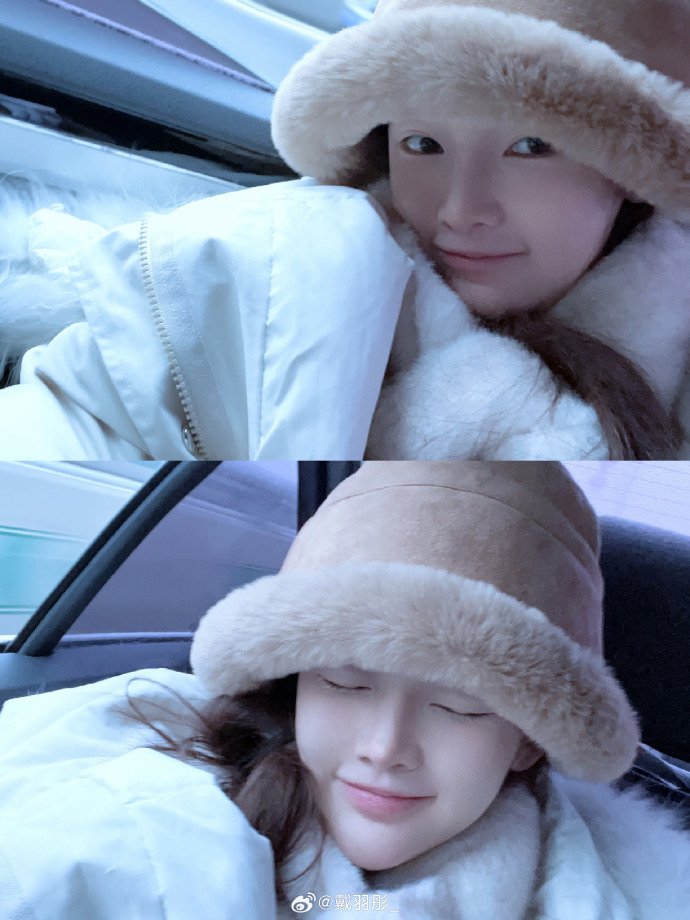 戴羽彤素颜出镜，打卡新疆美食！