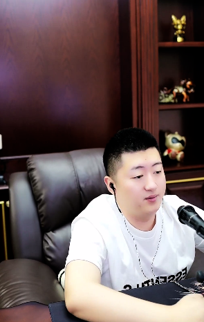 YY哪些主播收入下滑了？