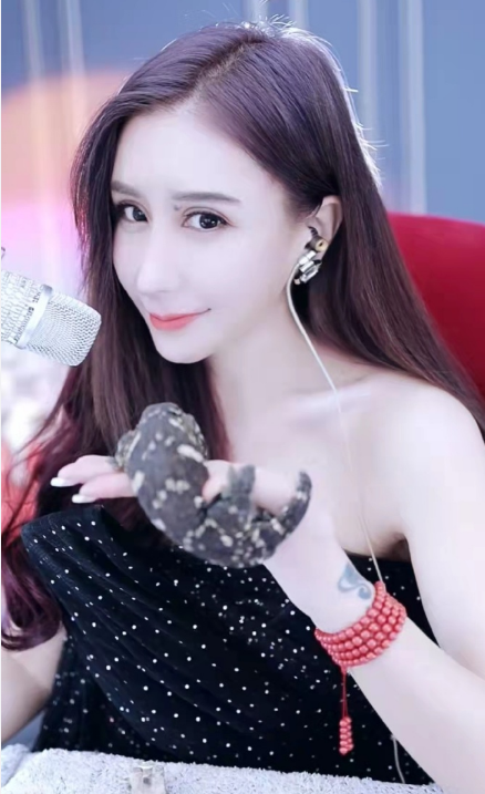 电台&爬宠女王上线，快来围观！