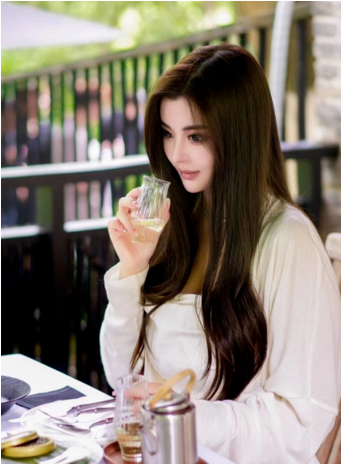 晓夏曝自己的签约费，巨便宜！