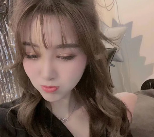 不给这个钱，静静不回归直播？
