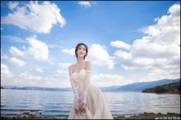 神仙姐姐！芮甜甜晒与妹妹写真