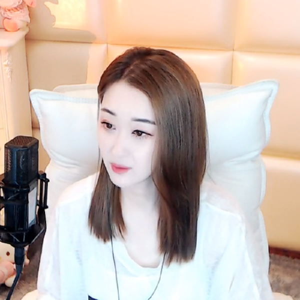 独家放送！大美美清纯气质美照