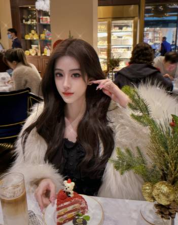 颜艺组千万票之争，黑马不断