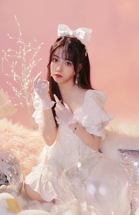 马上删，甜美系靓妹性感写真被曝